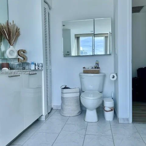 951 Brickell Ave # 3711, Miami FL 33131