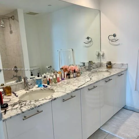 951 Brickell Ave # 3711, Miami FL 33131