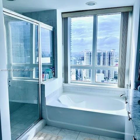 951 Brickell Ave # 3711, Miami FL 33131