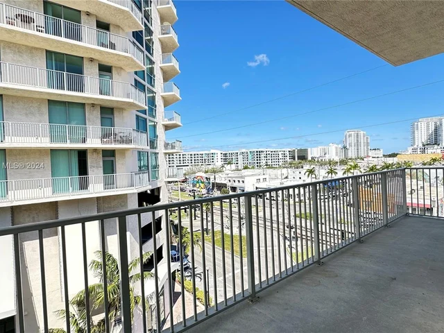 2100 Van Buren St # 516, Hollywood FL 33020