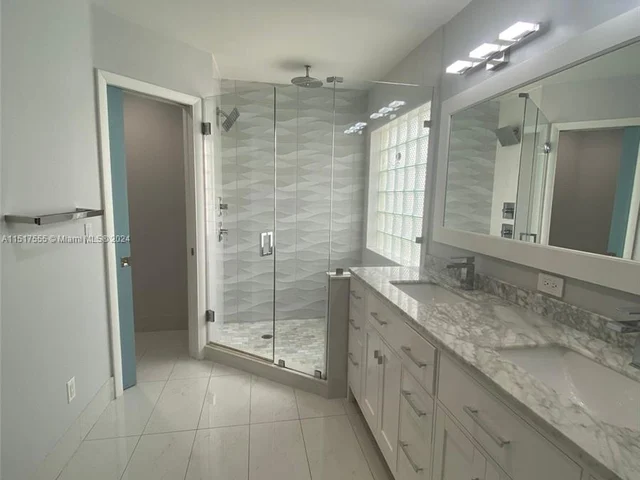 325 Somerset Way, Weston FL 33326