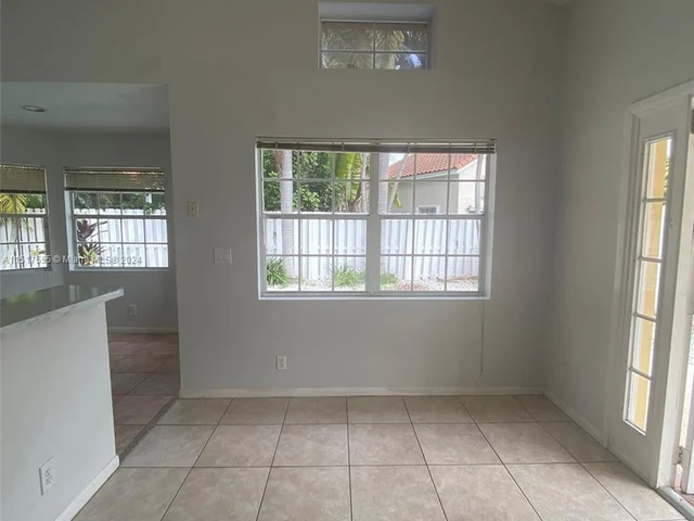 325 Somerset Way, Weston FL 33326