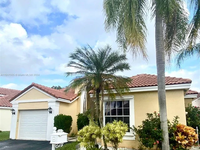 325 Somerset Way, Weston FL 33326