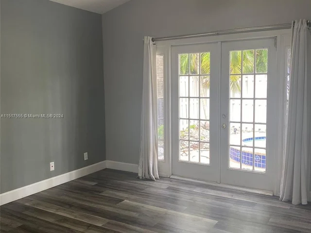 325 Somerset Way, Weston FL 33326