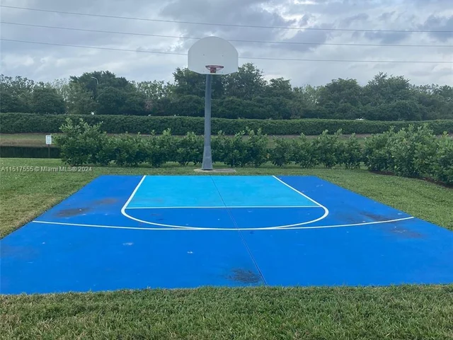 325 Somerset Way, Weston FL 33326