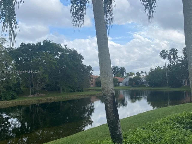 325 Somerset Way, Weston FL 33326