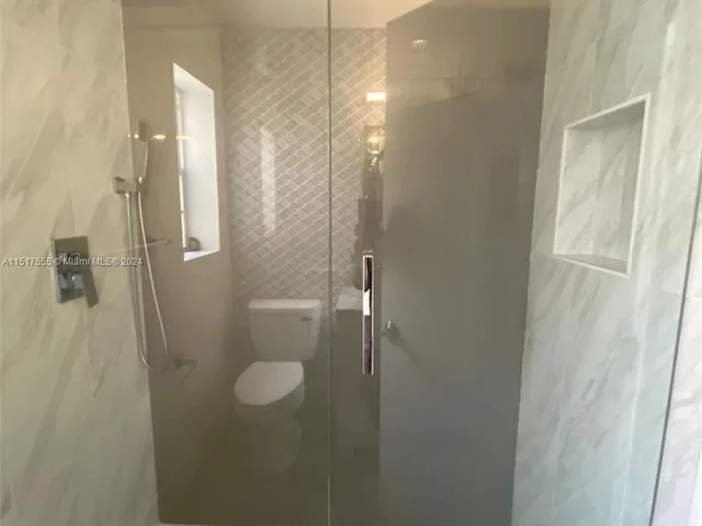 325 Somerset Way, Weston FL 33326