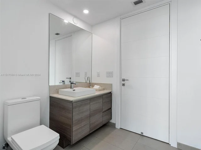 1080 Brickell Ave # 2301, Miami FL 33131