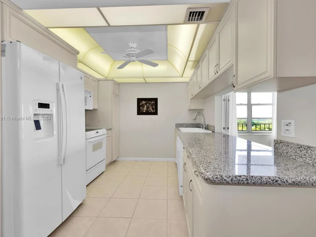 155 Ocean Lane Dr # 908, Key Biscayne FL 33149