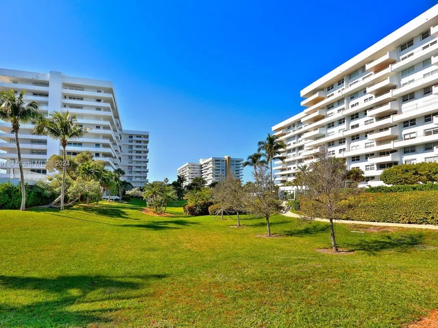 155 Ocean Lane Dr # 908, Key Biscayne FL 33149