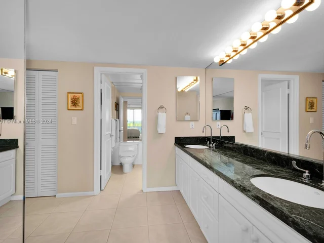 155 Ocean Lane Dr # 908, Key Biscayne FL 33149