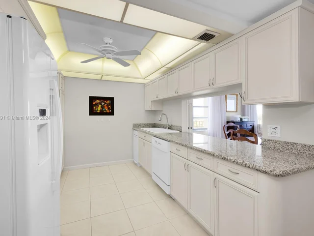 155 Ocean Lane Dr # 908, Key Biscayne FL 33149