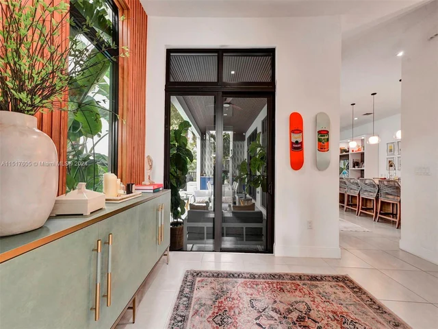 8151 NW 48th Ter, Doral FL 33166