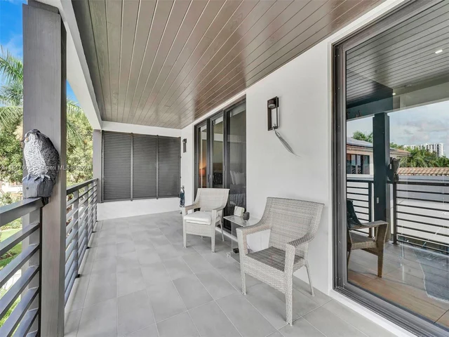 8151 NW 48th Ter, Doral FL 33166