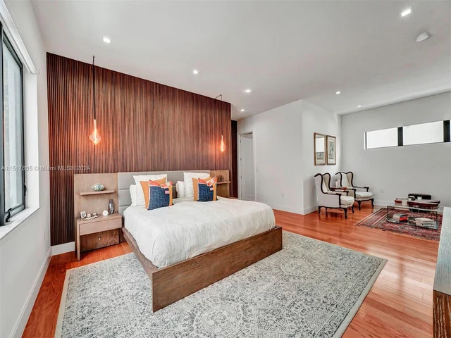 8151 NW 48th Ter, Doral FL 33166