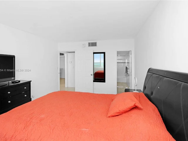 5005 Collins Ave # 1212, Miami Beach FL 33140