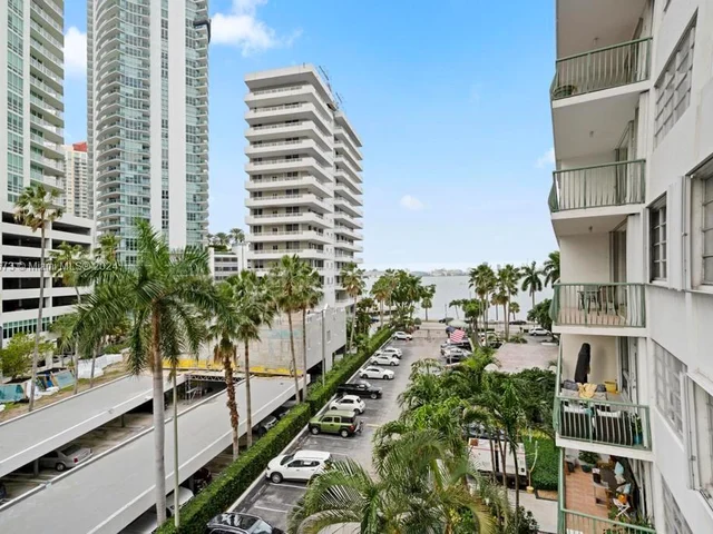 1408 Brickell Bay Dr # 518, Miami FL 33131