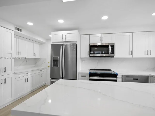 1408 Brickell Bay Dr # 518, Miami FL 33131