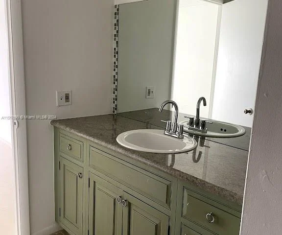 482 NW 165th St Rd # 607, Miami FL 33169