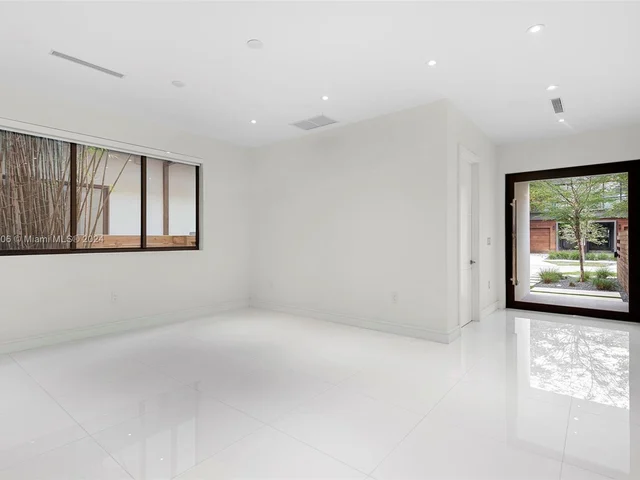 2955 Coconut Ave, Miami FL 33133