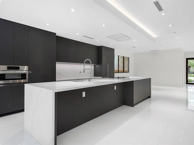 2955 Coconut Ave, Miami FL 33133