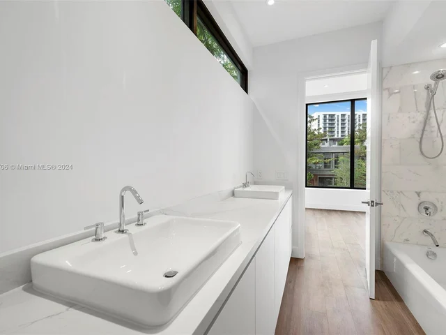 2955 Coconut Ave, Miami FL 33133