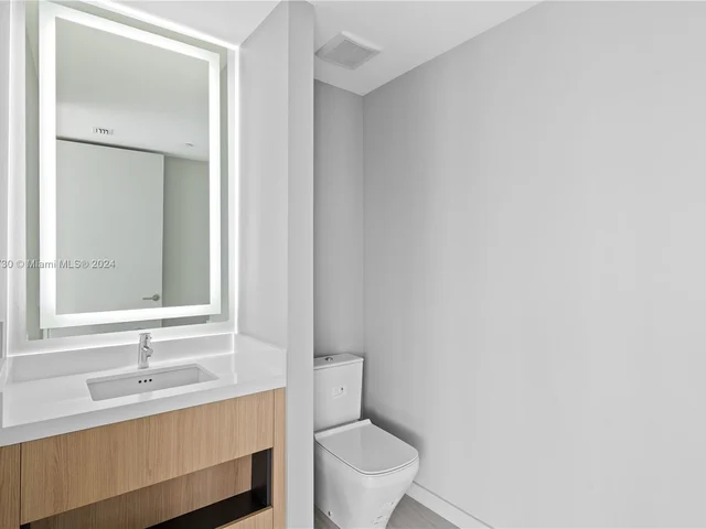 851 NE 1st Ave, Miami FL 33132