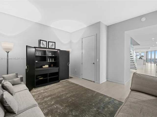 851 NE 1st Ave, Miami FL 33132