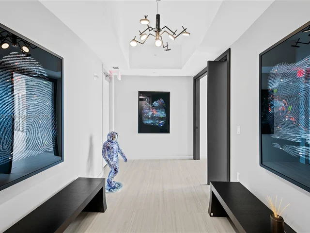 851 NE 1st Ave, Miami FL 33132