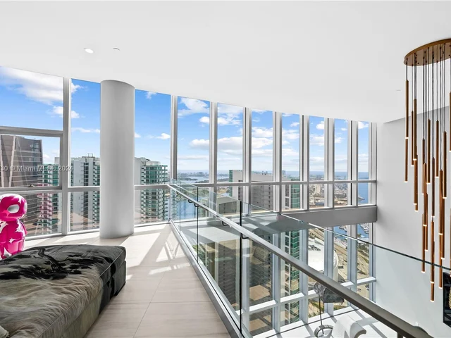 851 NE 1st Ave, Miami FL 33132