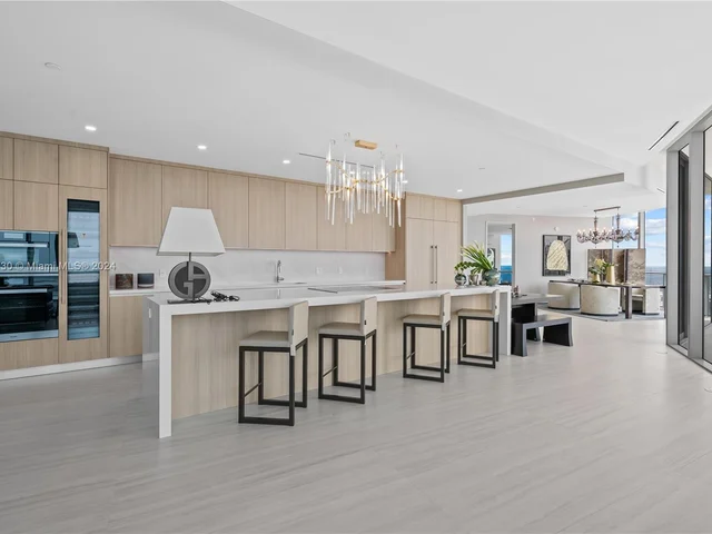 851 NE 1st Ave, Miami FL 33132