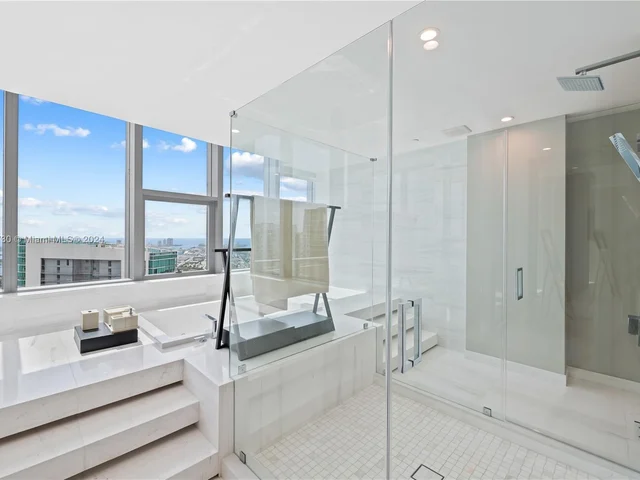 851 NE 1st Ave, Miami FL 33132