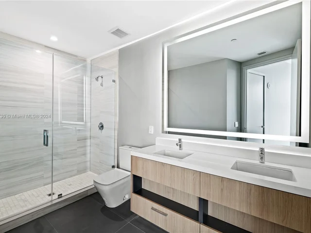 851 NE 1st Ave, Miami FL 33132