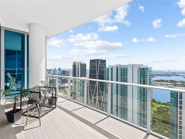 851 NE 1st Ave, Miami FL 33132