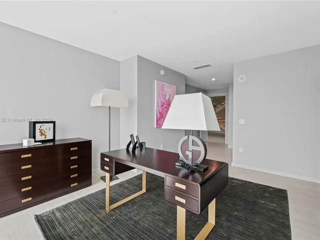 851 NE 1st Ave, Miami FL 33132