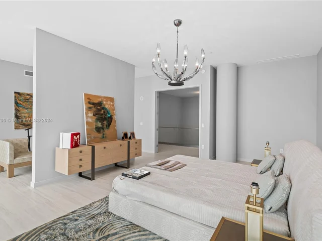 851 NE 1st Ave, Miami FL 33132