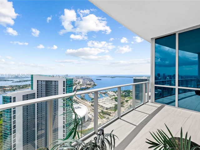 851 NE 1st Ave, Miami FL 33132