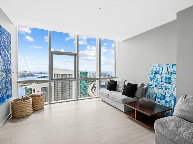 851 NE 1st Ave, Miami FL 33132