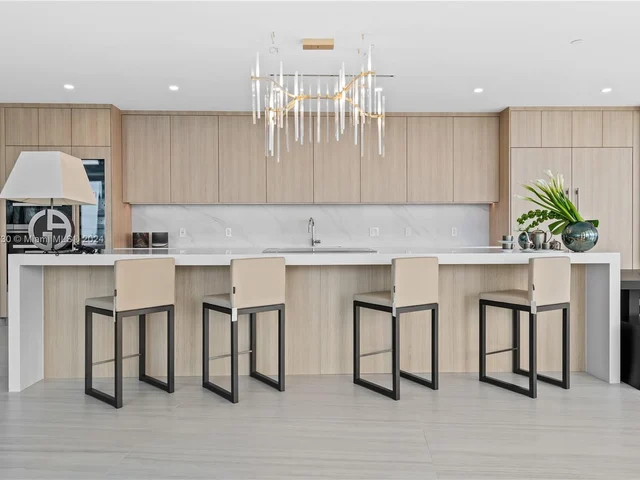 851 NE 1st Ave, Miami FL 33132