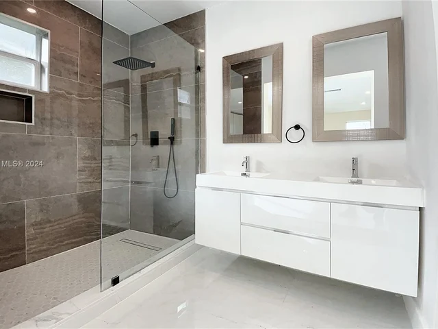 48 NW 41st St, Miami FL 33127