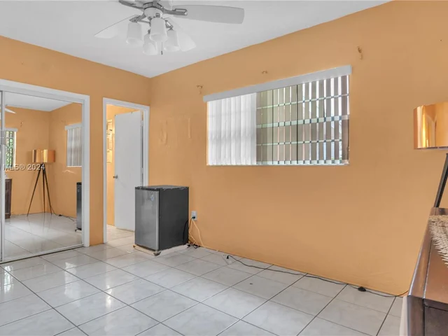 570 NE 172nd St, North Miami Beach FL 33162