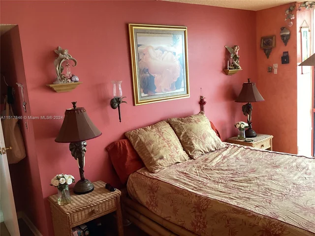 800 Parkview Dr # 819, Hallandale Beach FL 33009