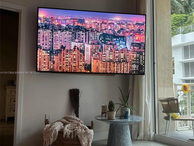 2001 Biscayne Blvd # 2310, Miami FL 33137