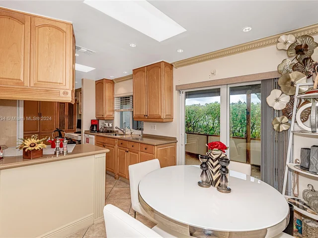 6900 NW 17th Ct, Margate FL 33063