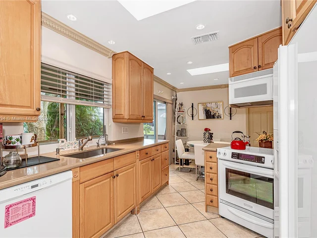 6900 NW 17th Ct, Margate FL 33063