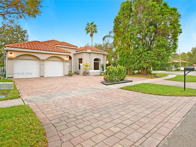 3701 N Columbus Way N, Cooper City FL 33026