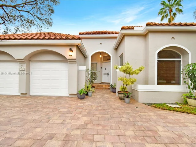 3701 N Columbus Way N, Cooper City FL 33026