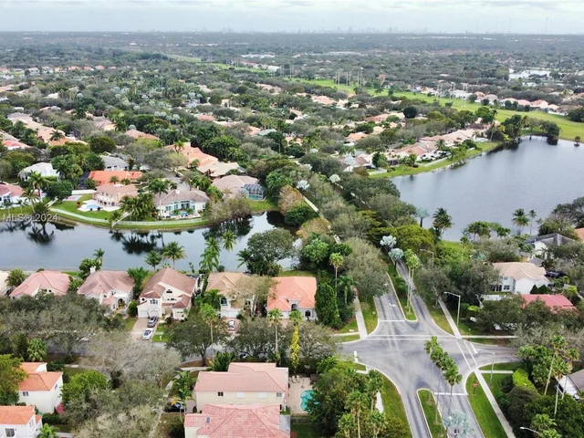 3701 N Columbus Way N, Cooper City FL 33026