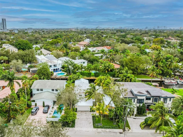 675 Ponce De Leon Dr, Fort Lauderdale FL 33316