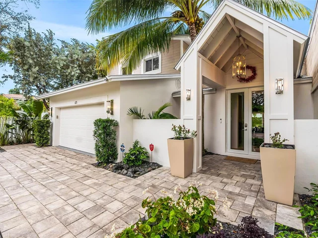 675 Ponce De Leon Dr, Fort Lauderdale FL 33316